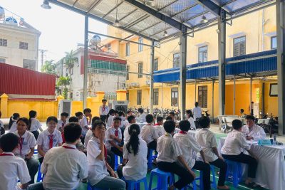 Nhà trường kết hợp với Trạm y tế xã Hải Hậu khám sức khỏe cho học sinh toàn trường đầu năm học 2025-2026